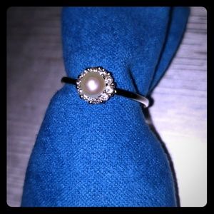 Jewelry - NWOT 💍Pearl and Cubic Zirconia .925 Ring Jewelry - NWOT 💍Pearl and Cubic Zirconia .925 Ring